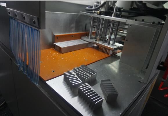 【廈門】鋁合金散熱器高精密鋸切，用鄧氏全封閉分離式切鋁機(jī)