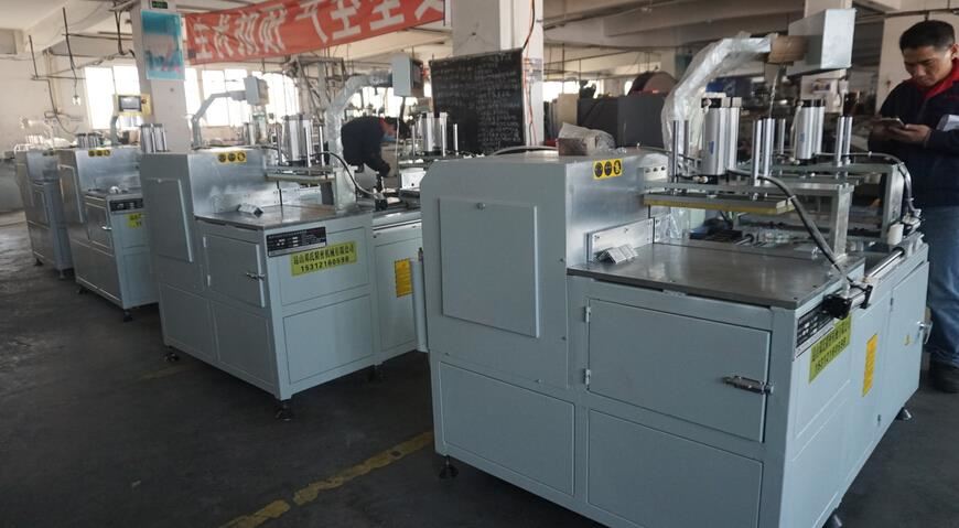 【常州】新能源汽車配件銅條全自動切割機，單次鋸切4根，黃總隨即訂購