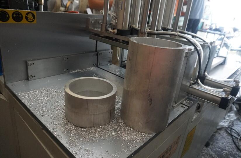 【江西】6063鋁合金切割，使用鄧氏DS-A400全自動鋁切割機